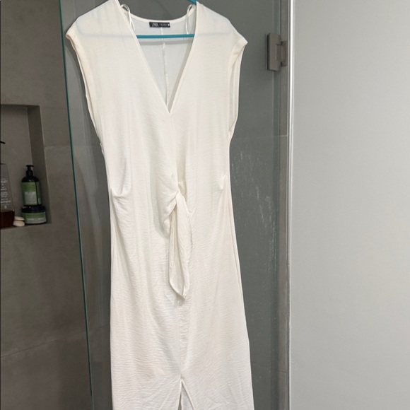 Zara Dresses & Skirts - Zara white Midi Dress size M